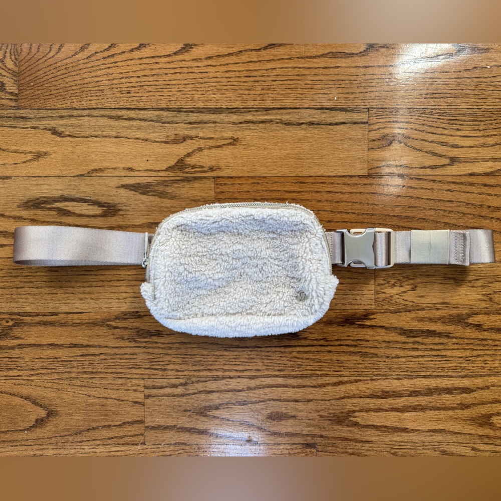 Lululemon belt bag